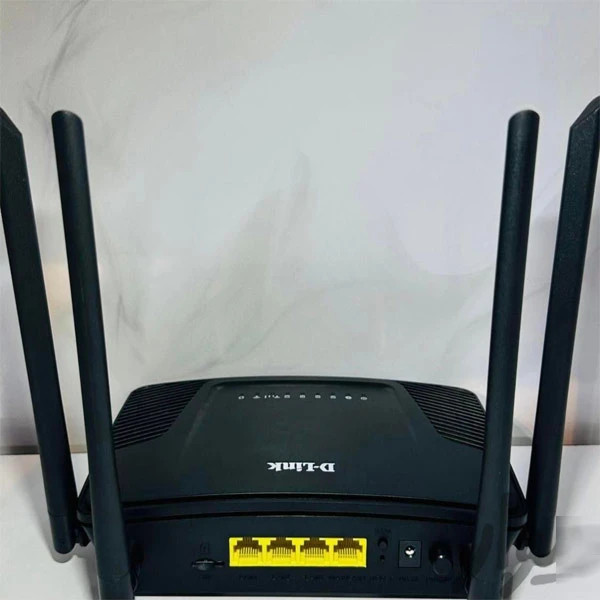 مودم روتر بیسیم 4G LTE دی-لینک مدل DWR-M920 با پشتیبانی از سیمکارت 3G/4G، سرعت تا 150 مگابیت بر ثانیه، پوشش کامل منزل با 4 آنتن خارجی، اتصال همزمان تا 32 کاربر و پورتهای LAN و WAN RJ-45