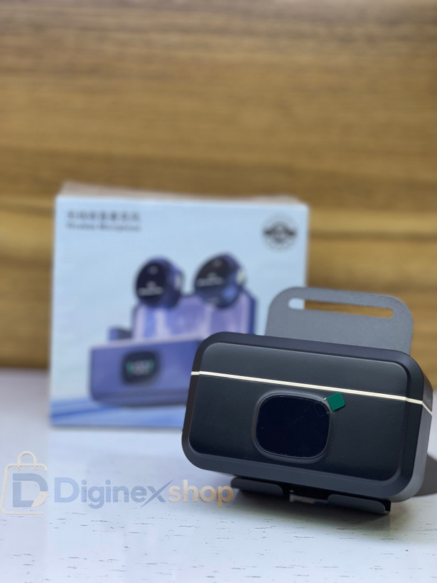 میکروفون یقه ای بیسیم 2.4G دو نفره با کیس شارژ و نمایشگر دیجیتال