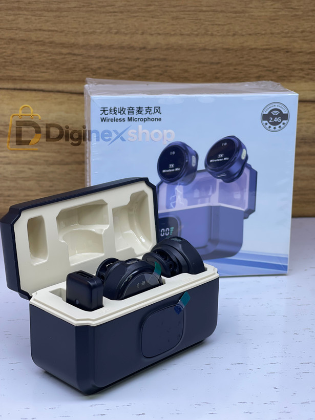 میکروفون یقه ای بیسیم 2.4G دو نفره با کیس شارژ و نمایشگر دیجیتال